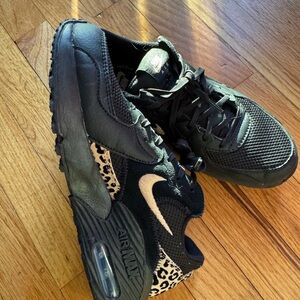 Nike Women's Black and Tan Air Max Sneakers